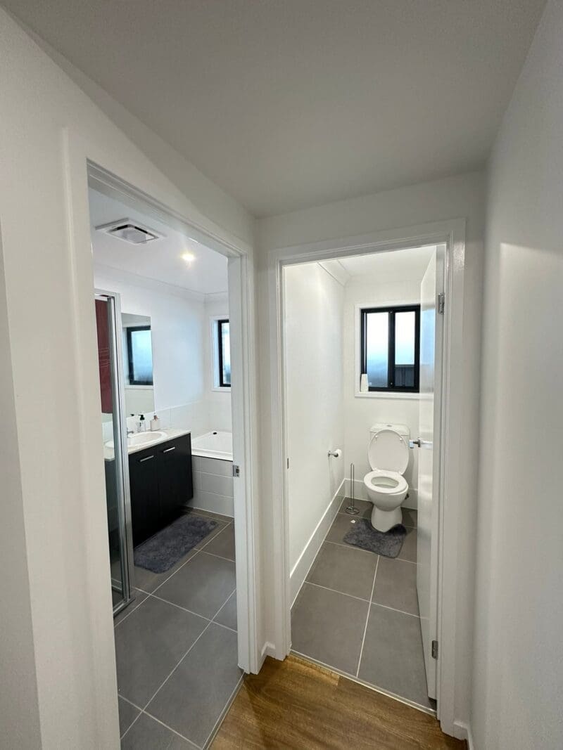 neat and clean bathroom for ndis participants in doolandella